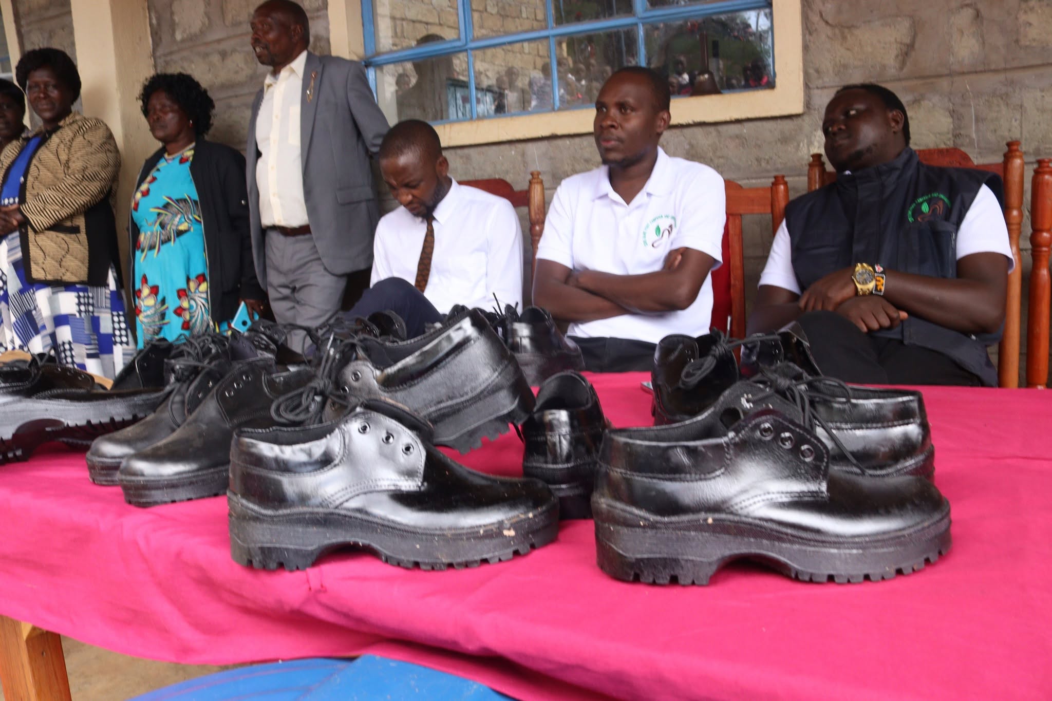 Shoes distribution